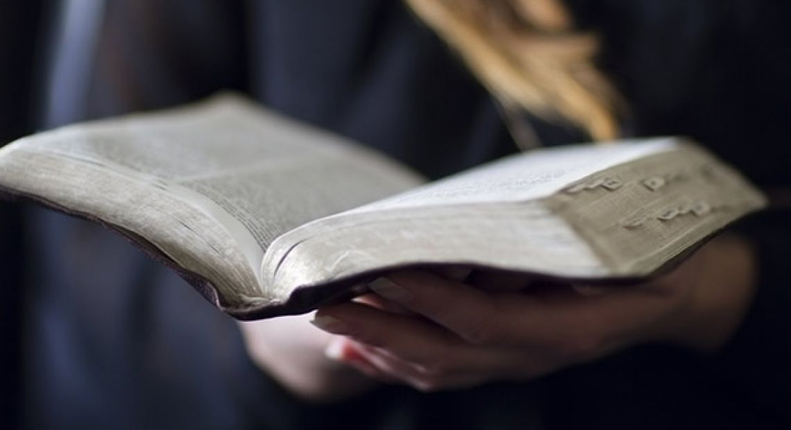 woman-reading-bible.jpg
